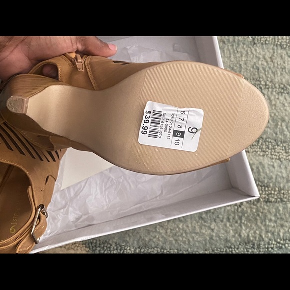 Open-Toe Caged Heels - Picture 4 of 4